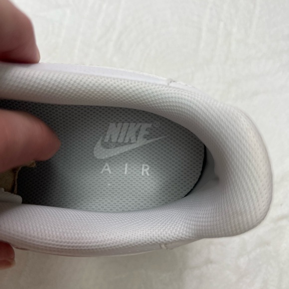 19: Nike Air Force 1 LV8 (GS) - Picture 11 of 12